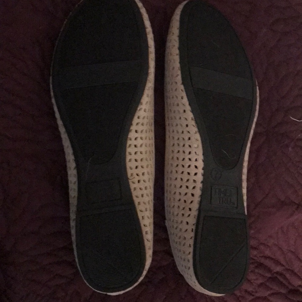 Shoes - Picture 2 of 3